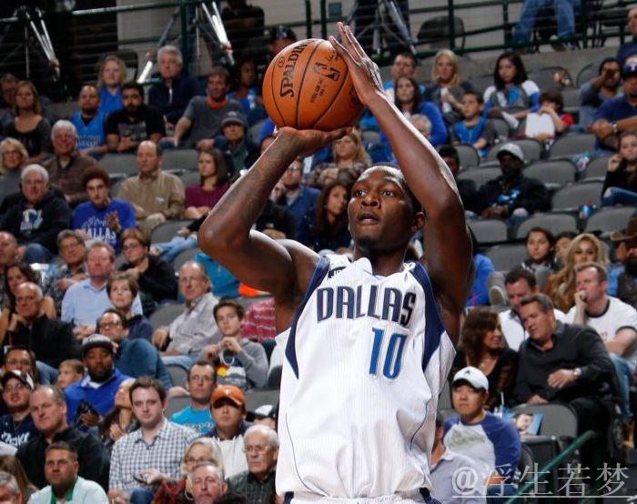 东契奇妙传 芬尼·史密斯三分命中 东契奇妙传 芬尼·史密斯三分命中